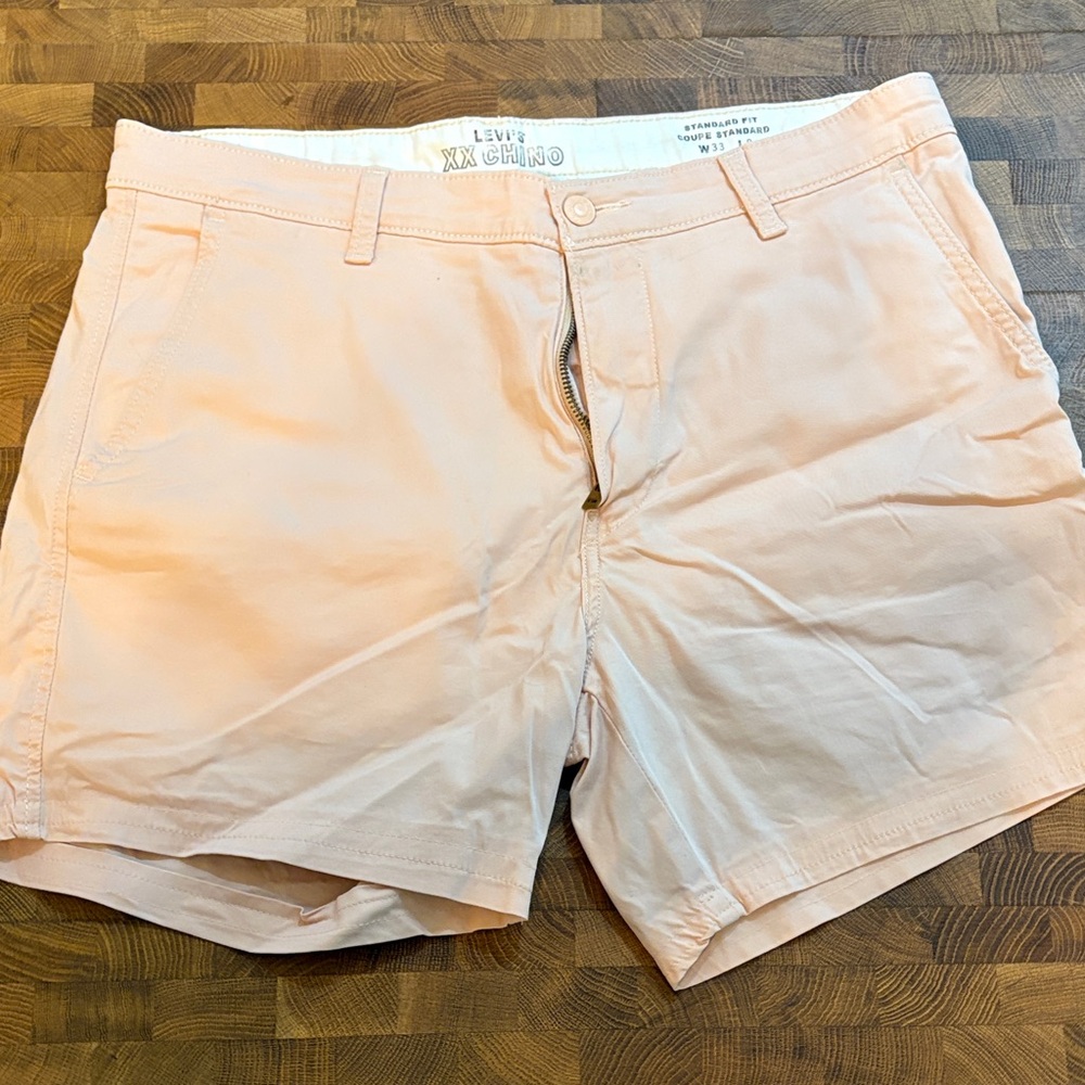 Levi's Soft Pink Chino Shorts - W33